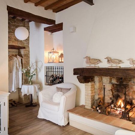 Вилла La Casa Di Alice Кастельнуово-дель'Абате Экстерьер фото
